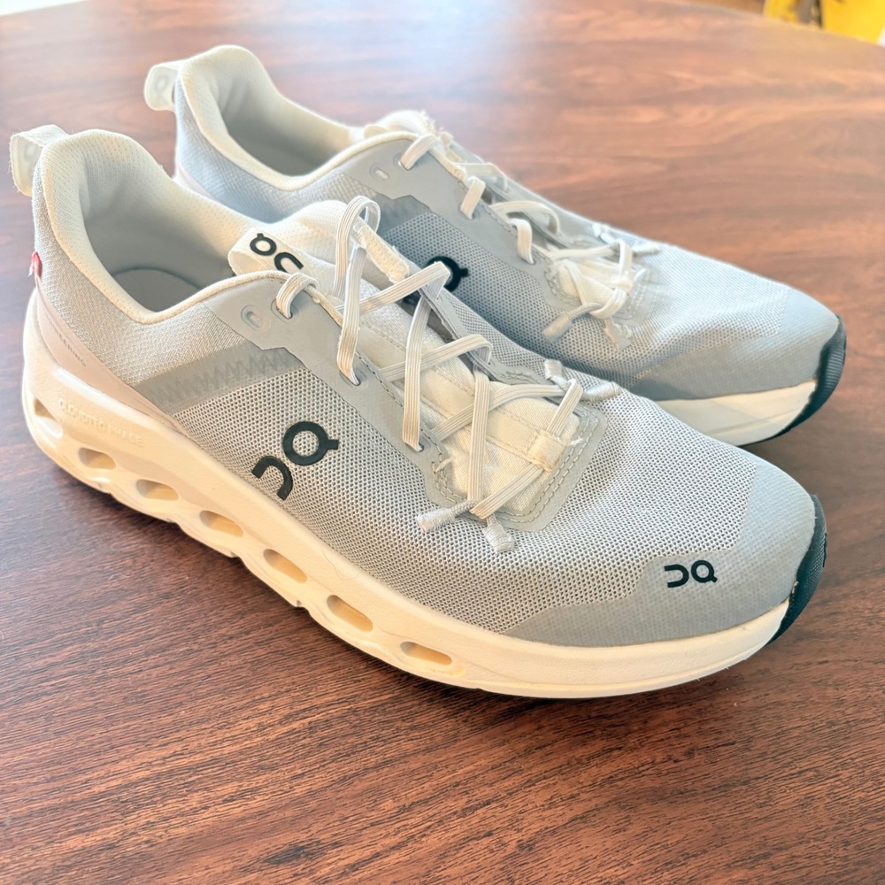 On Cloudsurfer Running Shoes Girls Glacier White 4.5Y 3YF10040070